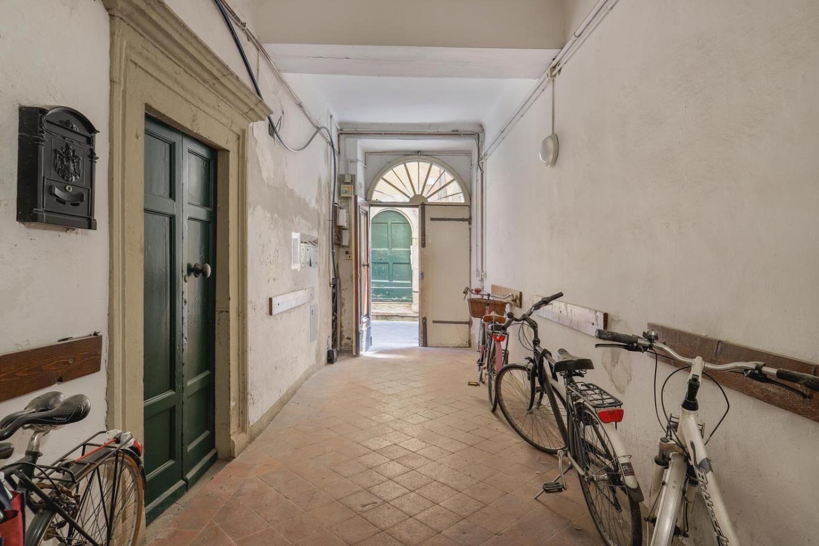 Lady Miranda Apartment Lucca Exterior photo
